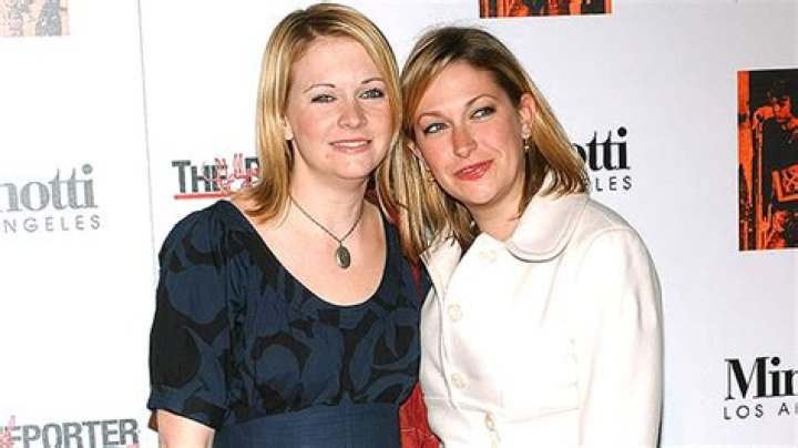 Melissa Joan Hart&rsquo;s Siblings Learn About Her Brother & 3 Sisters
