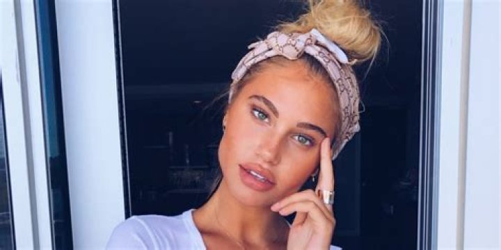 Meredith Mickelson Bio, Facts, Family of Model & Instagram Star