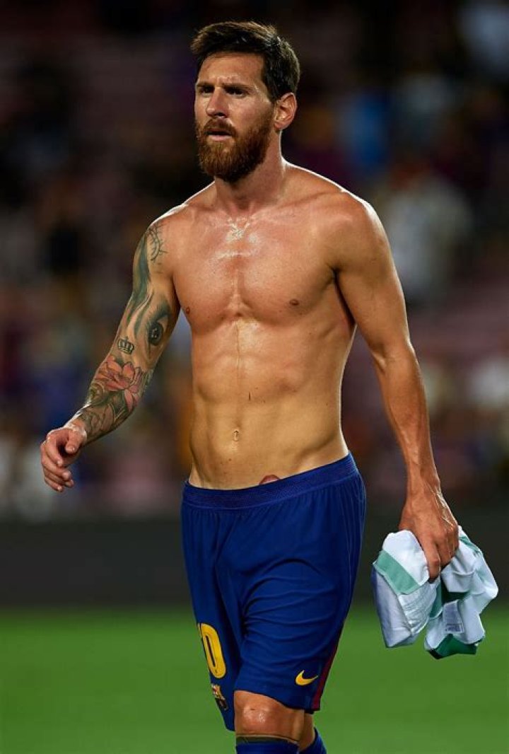 Messi With shirtless Lionel messi barcelona, Lionel messi, Messi