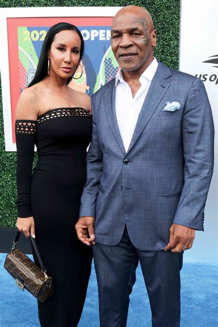 Mike Tyson and his wife Lakiha Spicer. Boxing Pinterest Mike tyson