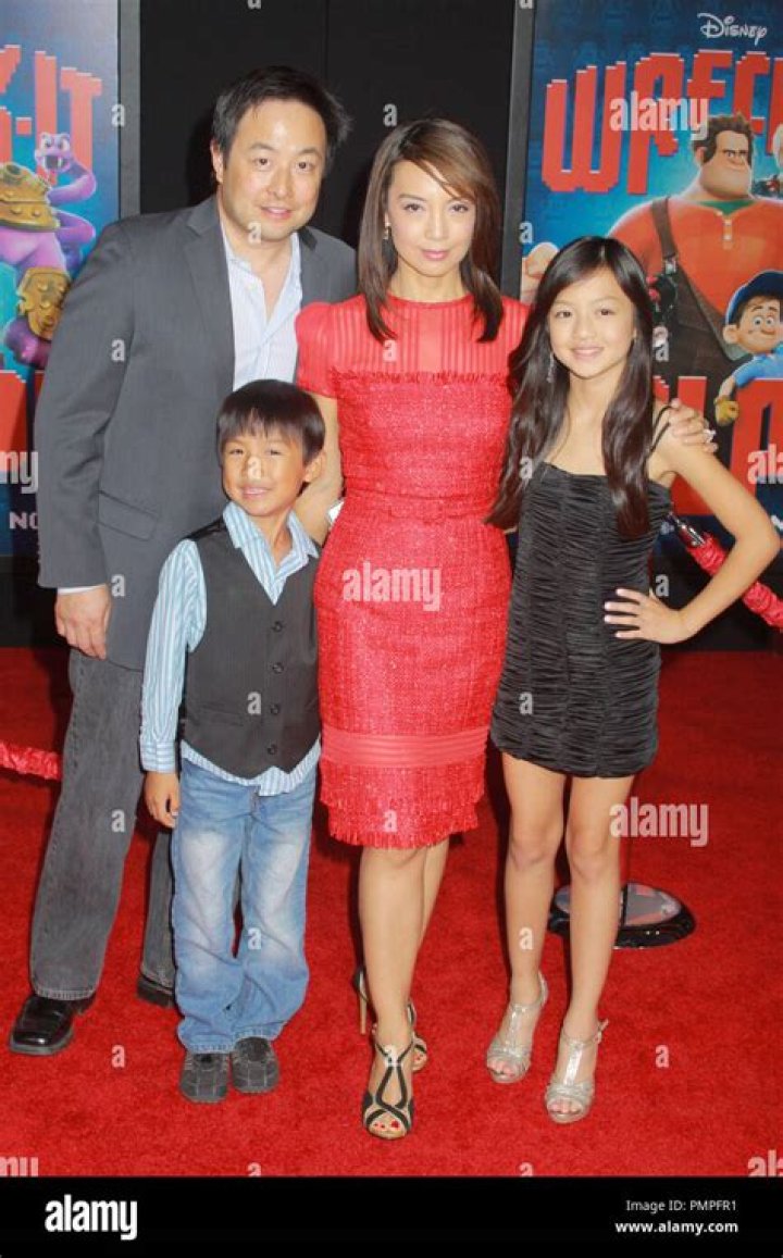 Ming na and family hires stock photography and images Alamy