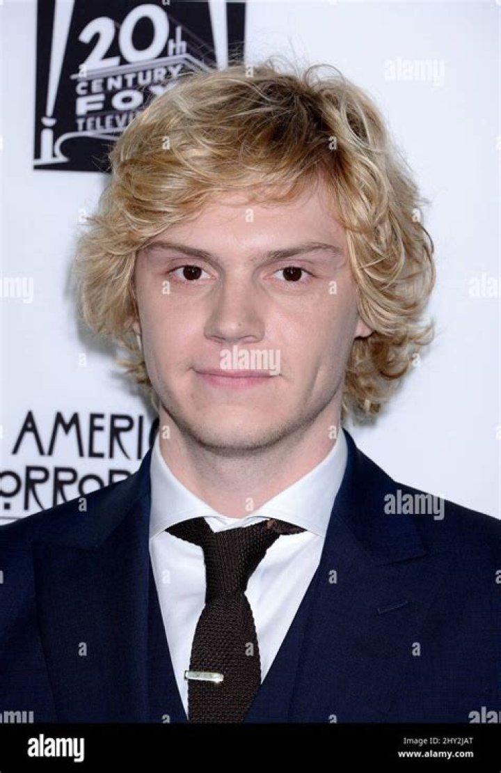 model status Evan peters american horror story, Evan peter, Evan peters