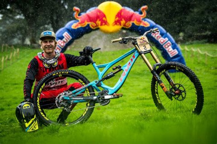 MTB Rider Bernard Kerr Collector’s Edition Phoenix 29 Ein Jahrzehnt