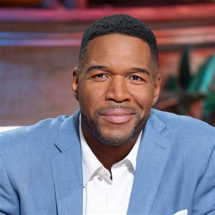 Newly Single Michael Strahan Makes Emotional Speech at Pro Football