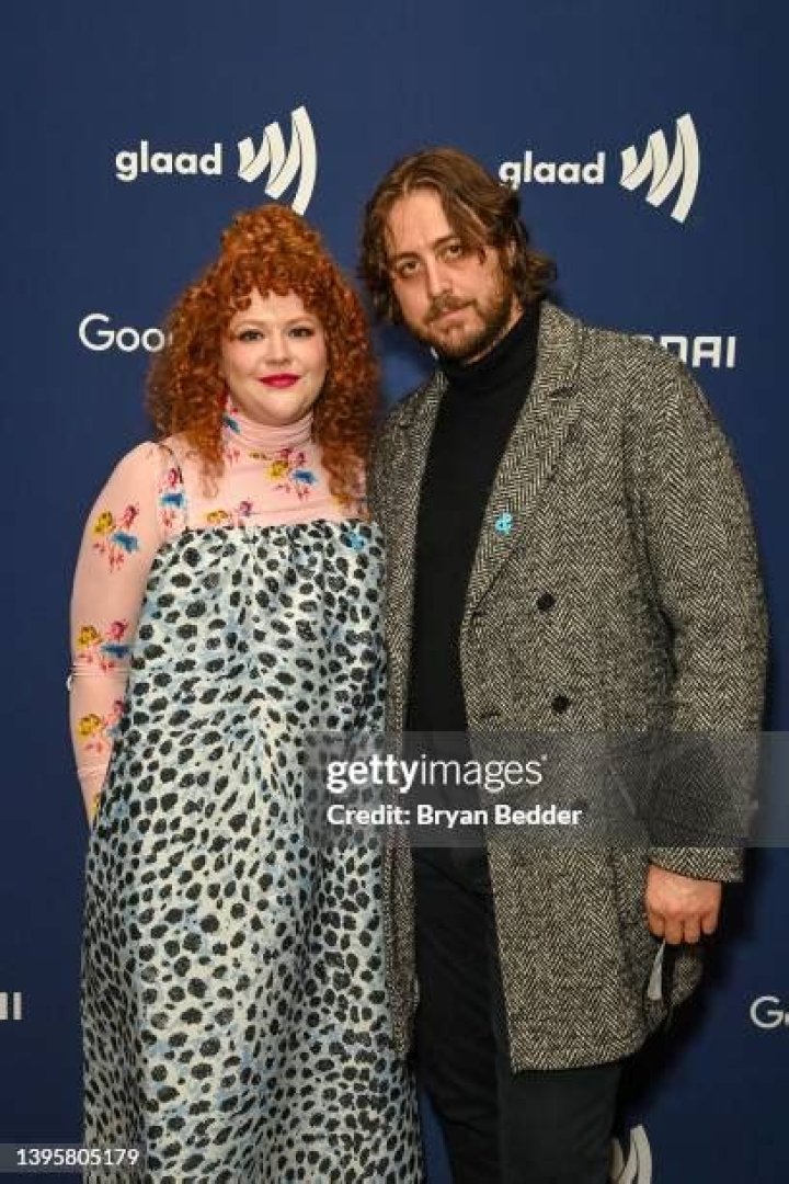 Noah AverbachKatz and Mary Wiseman, husband and wife, behind the