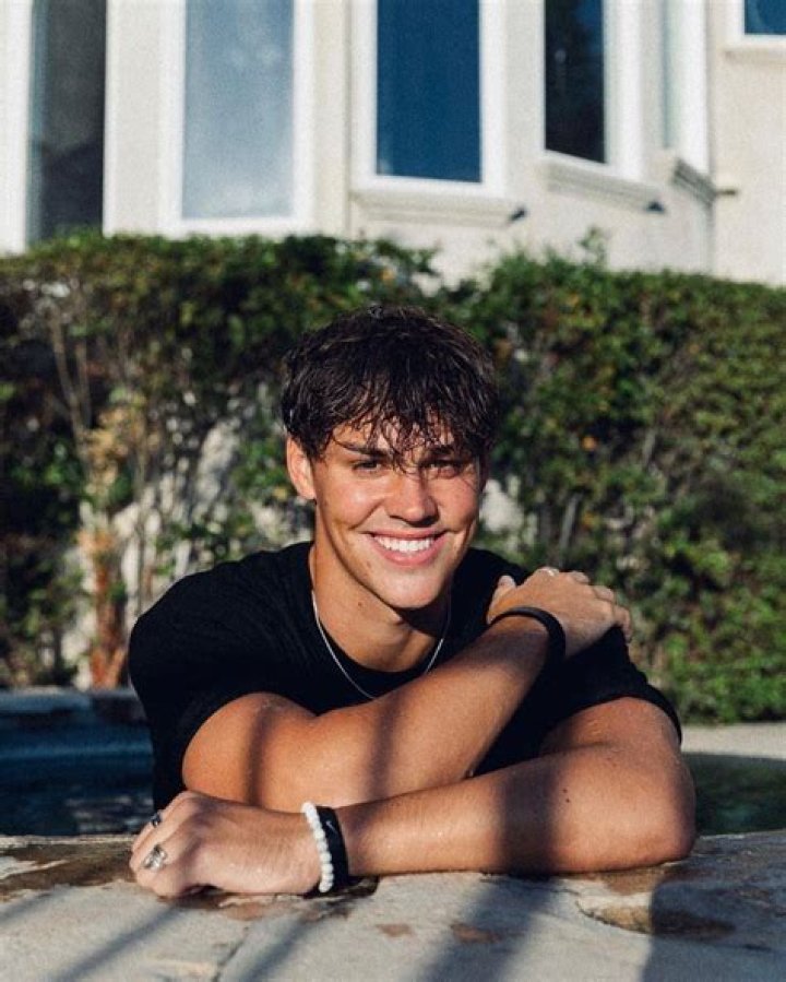 Noah Beck Wiki, Age, Height, Net Worth, Girlfriend, Weight And Biography