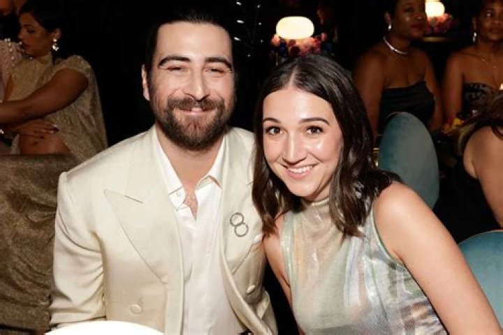 Noah Kahan Ethnicity, Wikipedia, Wife, Religion, Age, Genre, Siblings