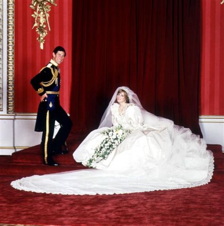 Official Wedding Photograph of Princess Beatrice and Edoardo Mapelli Mozzi