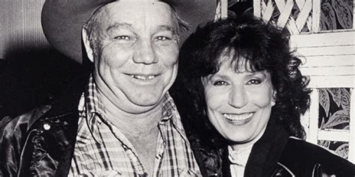 Oliver Lynn & His Famous Wife 'Had 48 Years Together' Everything We