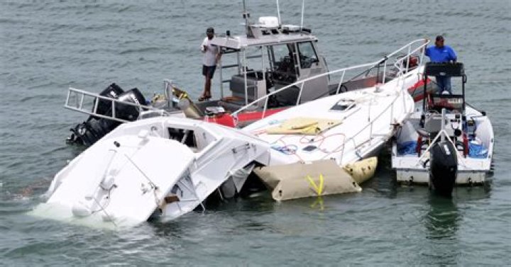 One killed in boat crash at Lake of the Ozarks