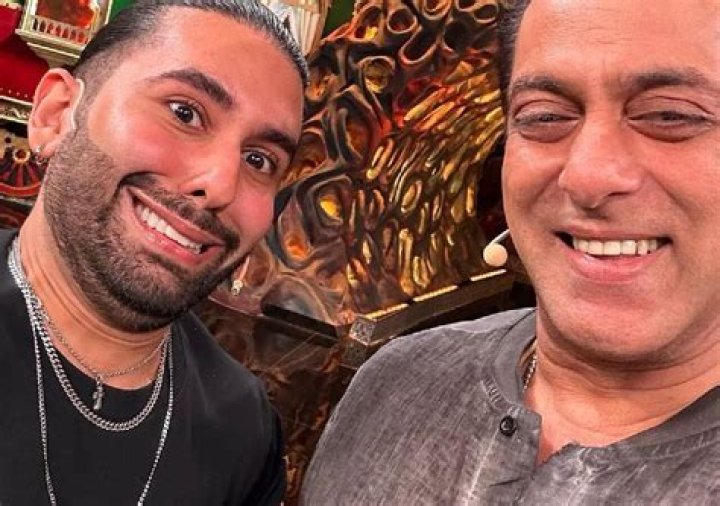 Orhan Awatramani aka Orry gets trolled for getting &lsquo;touchy&rsquo; with