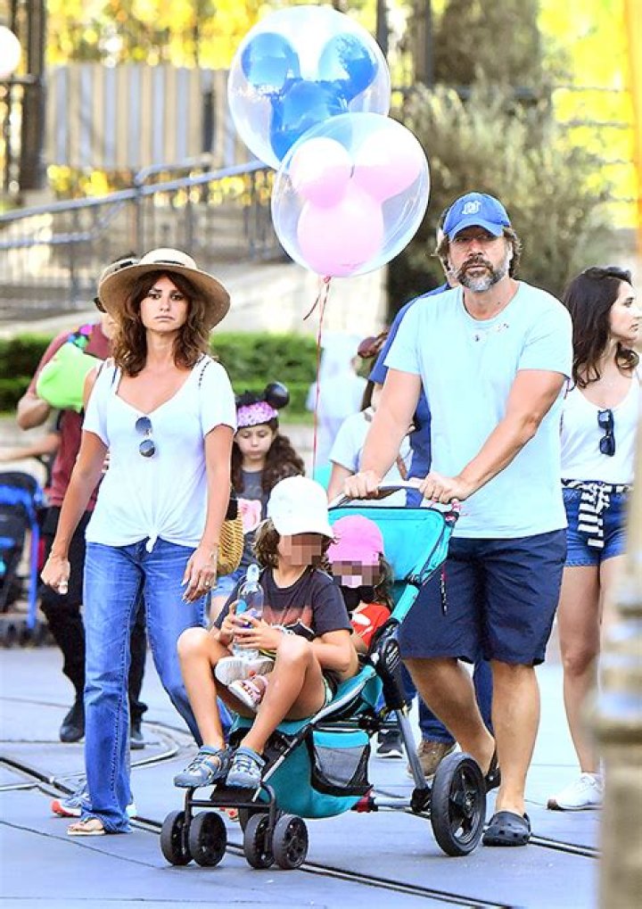 Penelope Cruz&rsquo;s Kids Meet Her Two Children, Luna & Leo Hollywood Life