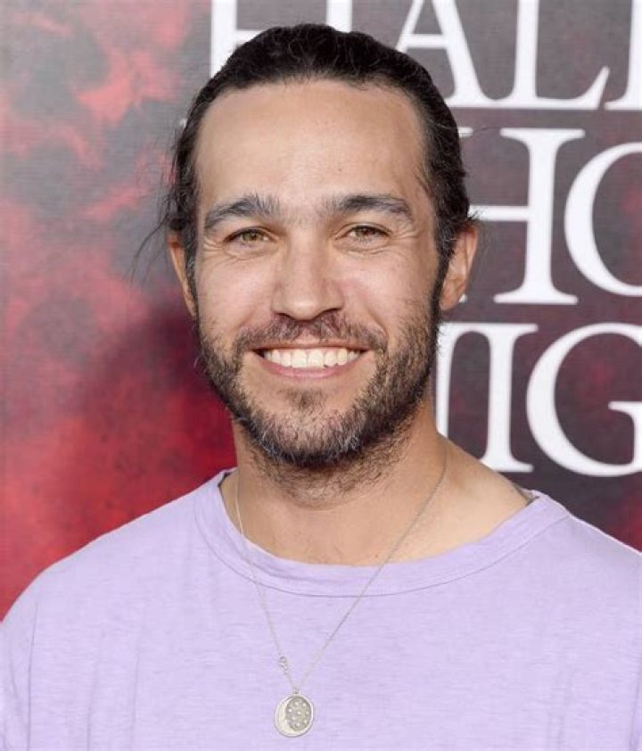 Pete Wentz Bio, Wiki, Age, Wife, Kids, Net Worth, Height, Mom and Sister