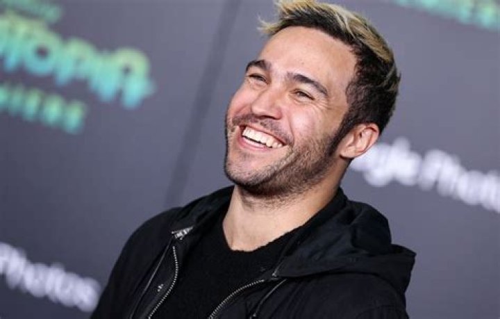 Pete Wentz Wiki 2021 Net Worth, Height, Weight, Relationship & Full