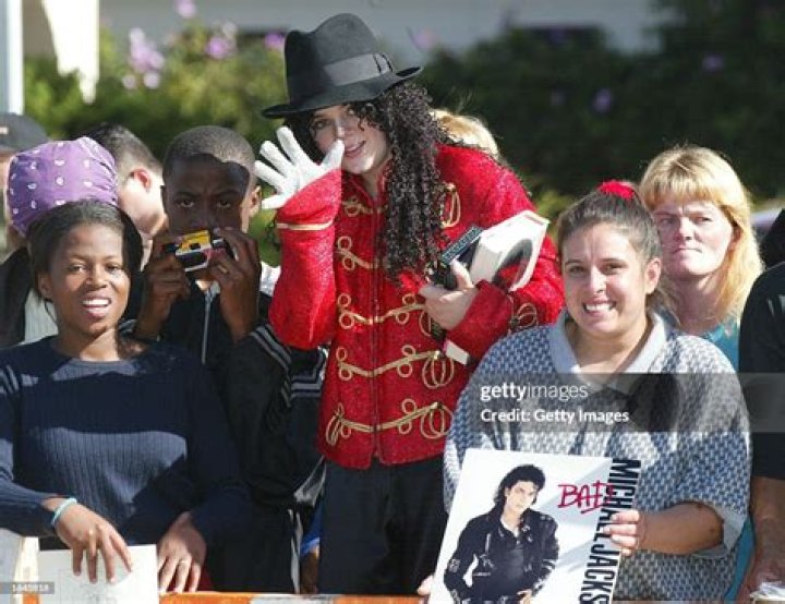 Photos from Michael Jackson fans pay their respects on 10th anniversary