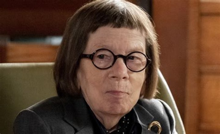 Pictures of Linda Hunt Pictures Of Celebrities