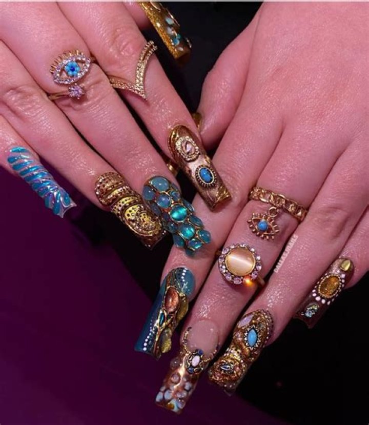 Pin by cleo on NAIL INSPO. Pink tip nails, Minimalist nails, Oval nails