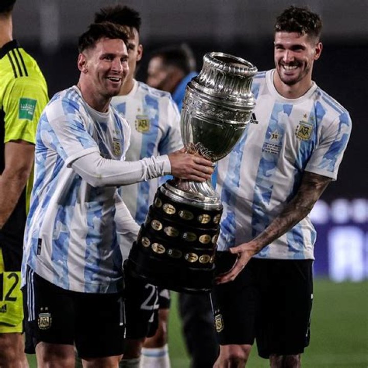 Pin de Aashu Raza en Leo messi Camiseta de messi, Cuerpo de messi