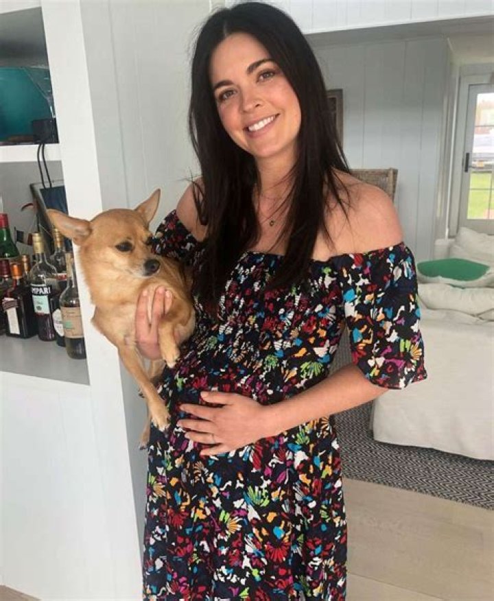 Pregnant Food Network Star Katie Lee Surprises Her The Kitchen CoHosts