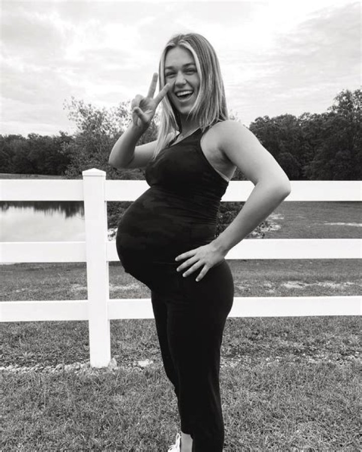 Pregnant Sadie Robertson's Baby Bump Album Pics