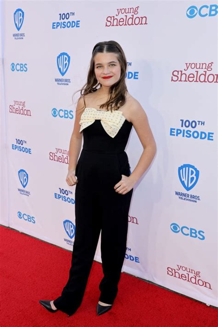 Raegan Revord Height, Weight, Age, Boyfriend, Biography, Family