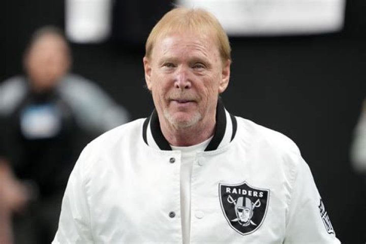 Raiders Owner Davis Dodges Questions About Mexico City Move After Game