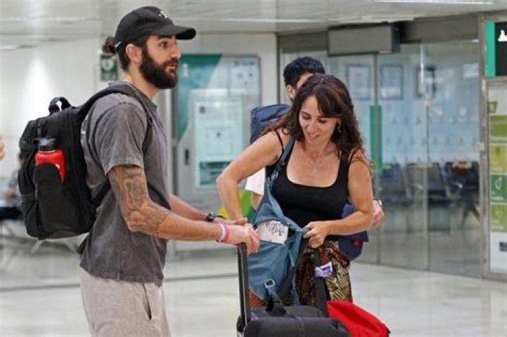 Ricky Rubio is Married to Wife Sara Colomé. Kids.