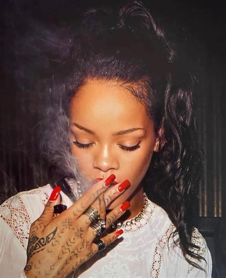 Rihanna Loves Smoking Weed, In Case You Didn't Already Know (PHOTOS