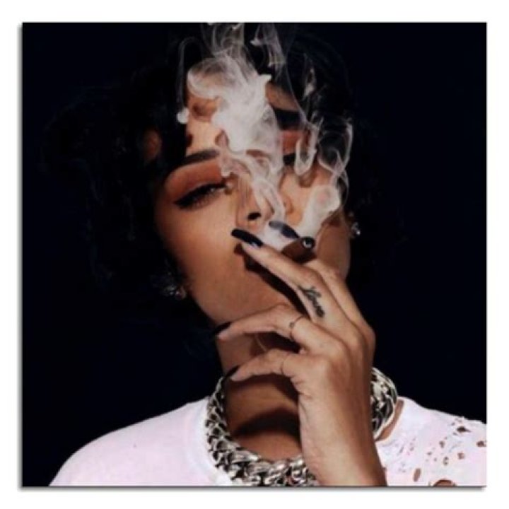 rihanna smoking a blunt Tumblr Moda Rihanna, Rihanna Riri, Rihanna