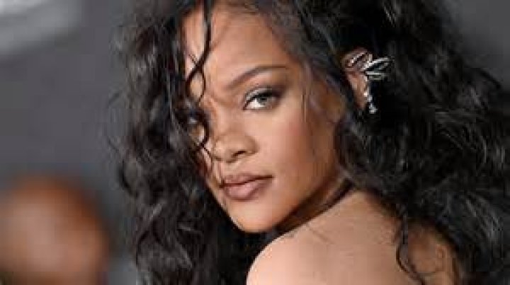 Rihanna's Best Maternity Looks iHeart