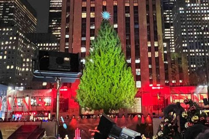 Rockefeller Center Tree Details About NYC's Iconic Christmas Decoration