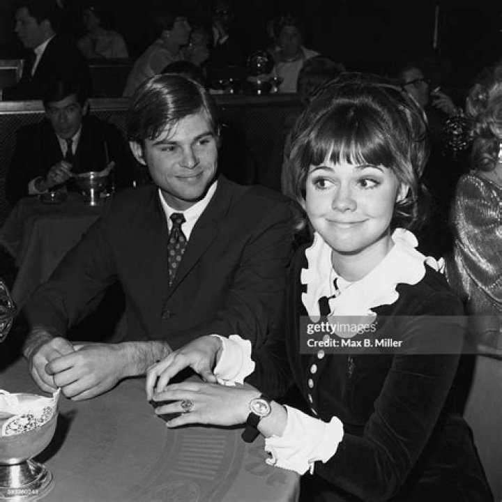 Sally Field & Steven Craig 1965 r/OldSchoolCelebs