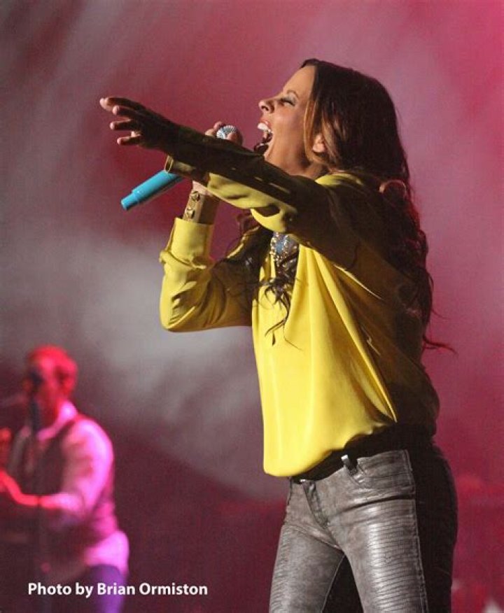 Sara Evans live! Illinois Entertainer
