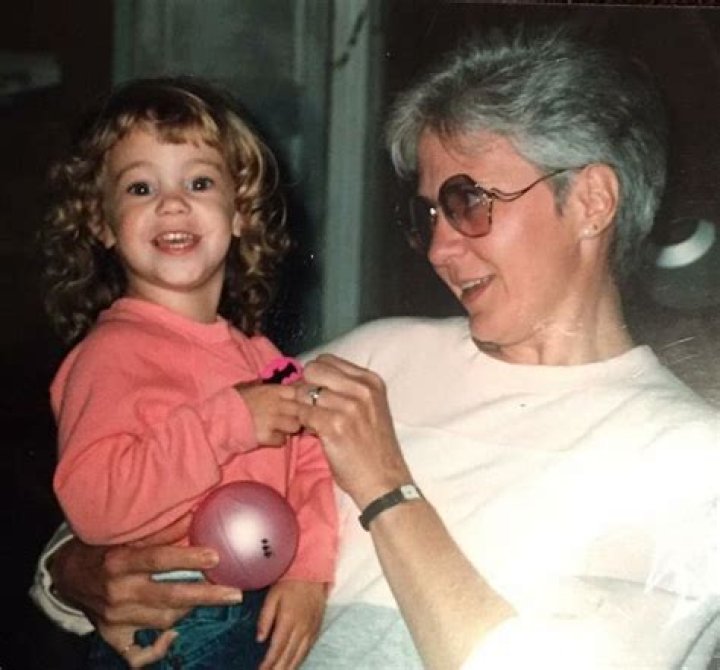 Sarah Urie Biography Facts, Childhood, Family Life & Achievements