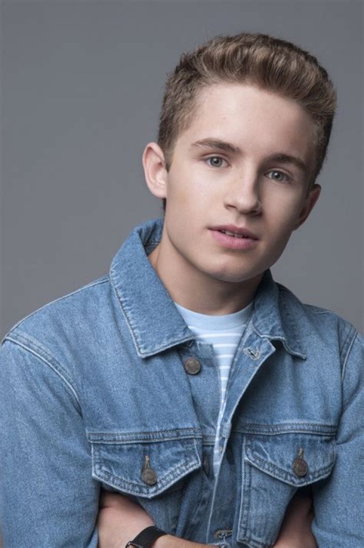 Sean Giambrone Biography, Height & Life Story Super Stars Bio