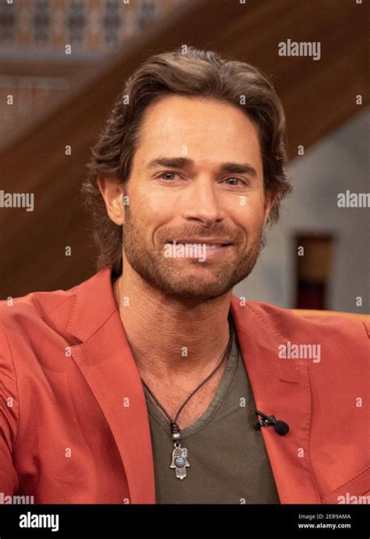 Sebasti&aacute;n Rulli IMDb