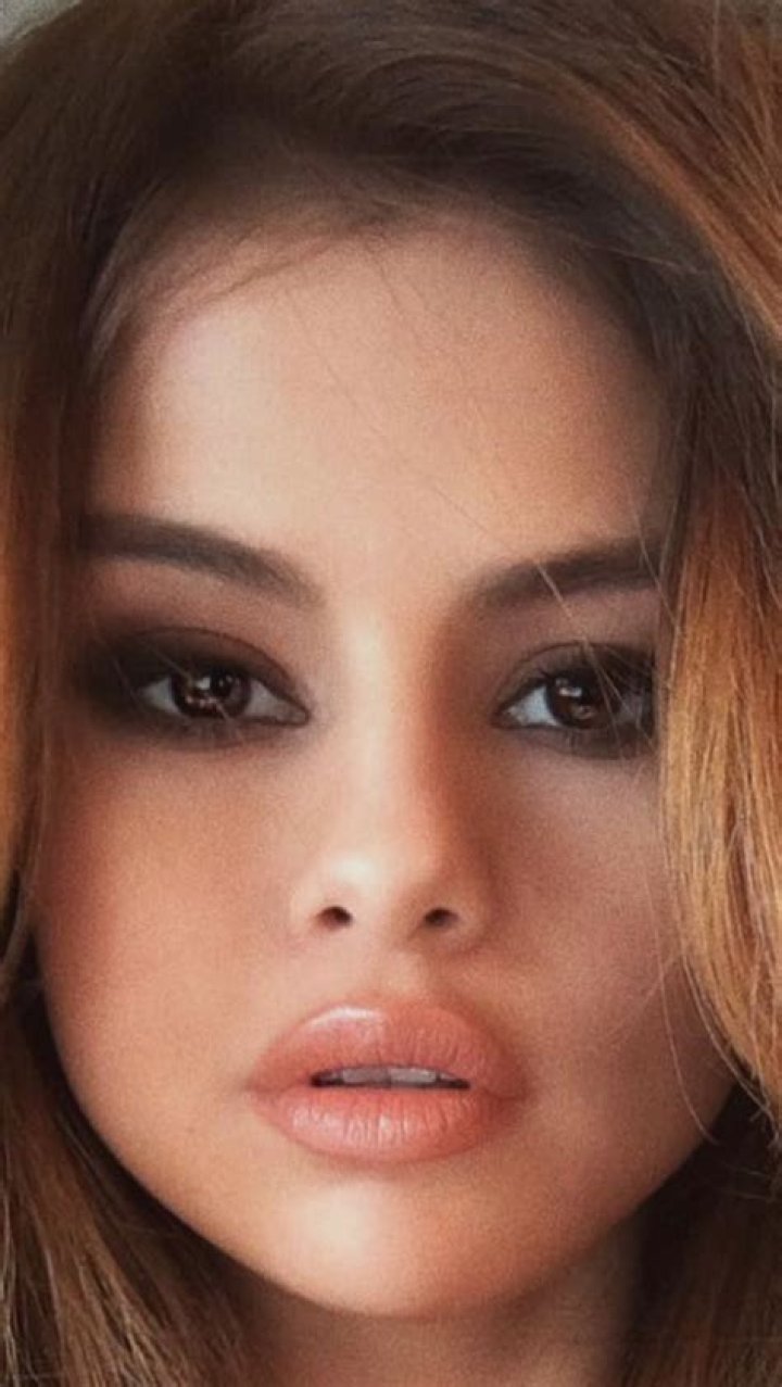 Selena Gomez Face Close Up 4K Ultra HD Mobile Wallpaper