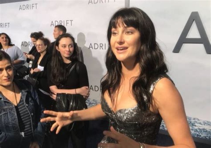 Shailene Woodley Fans on Twitter "Her baby face is gone 😭💚 https//t