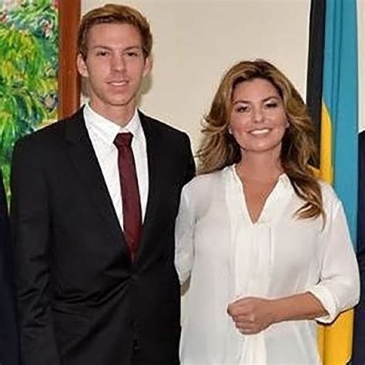 Shania Twain and her son Eja(12) Shania twain, Shania twain pictures