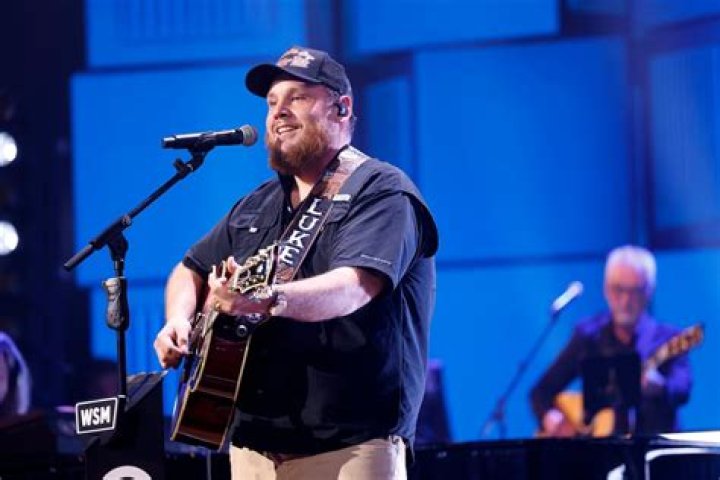 Singer Luke Combs pays for funerals of 3 who died after show