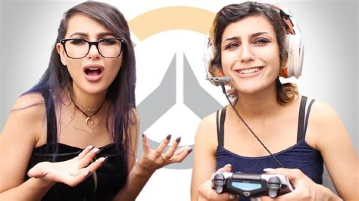 SISTER PLAYS OVERWATCH YouTube