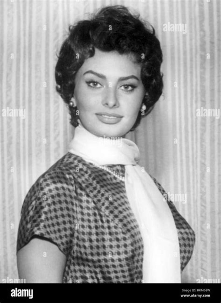 Sophia Loren's Body Measurements Including Height, Weight, Dress Size