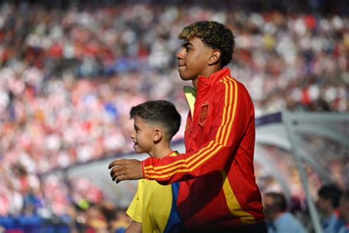 Spain&rsquo;s Lamine Yamal the youngest player to score at men&rsquo;s