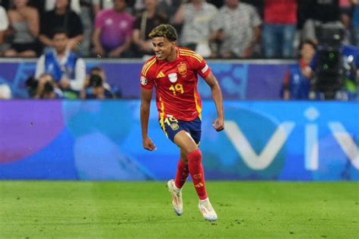 Spain&rsquo;s Lamine Yamal youngest scorer at a major tournament with