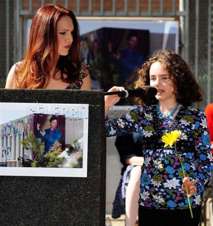 Stella Ritter attends dedication ceremony in her father John Ritter's