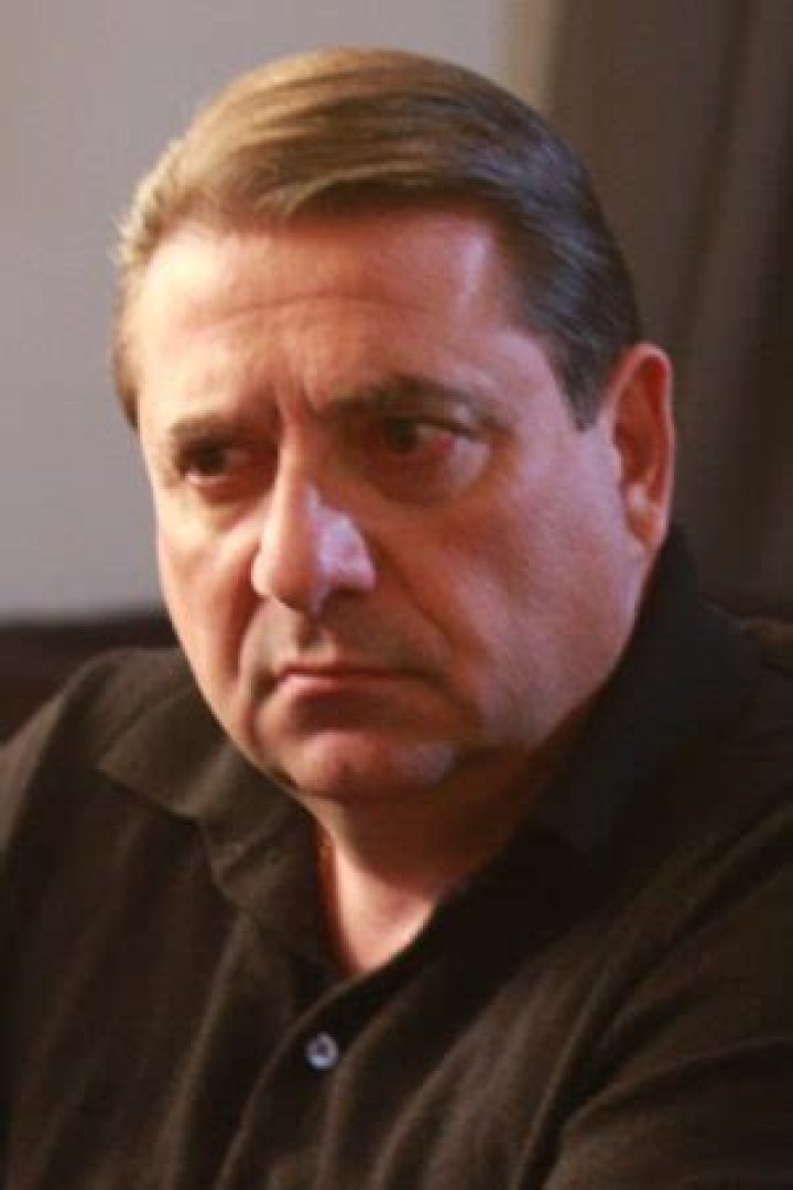 Steve DiSchiavi Police Officer, Personality