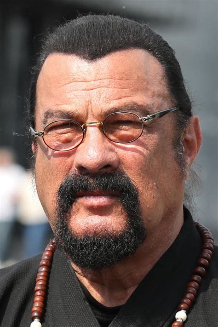 Steven Seagal cbgbdafagcggeeac