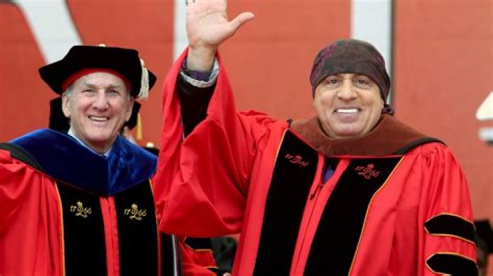 Steven Van Zandt Urges Grads To Stay True To Their New Jersey Roots