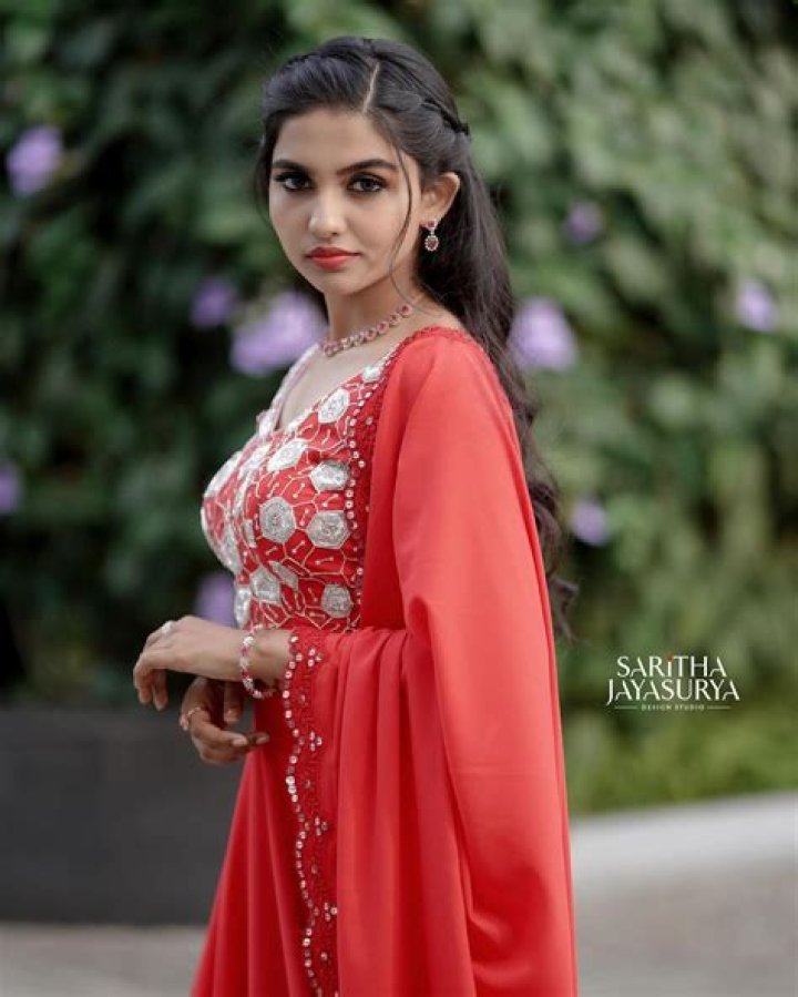 Super Sharanya actress Mamitha Baiju to make her Tamil debut with