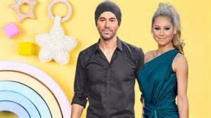 Surprise ! Enrique Igle&shy;sias et Anna Kour&shy;ni&shy;kova sont les heureux